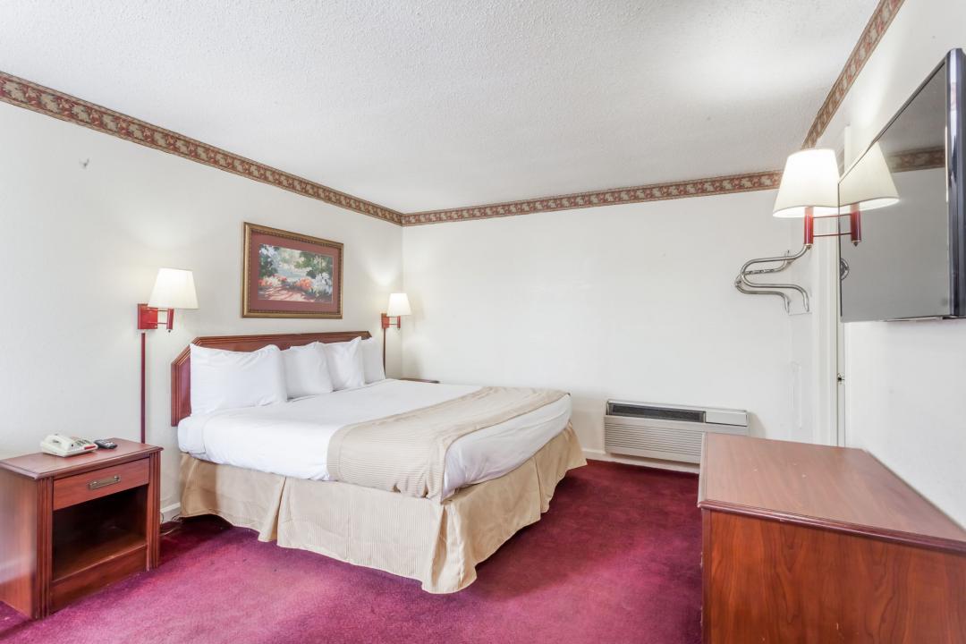 Hotel room with a double bed.