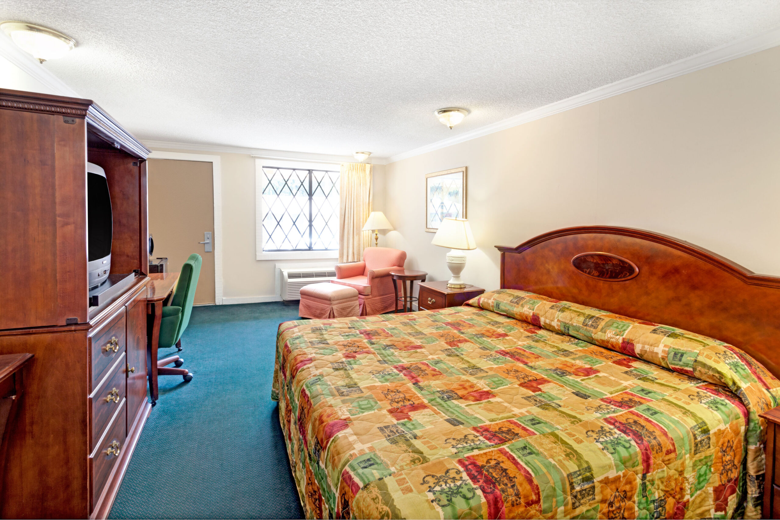 Hotel room with a double bed.