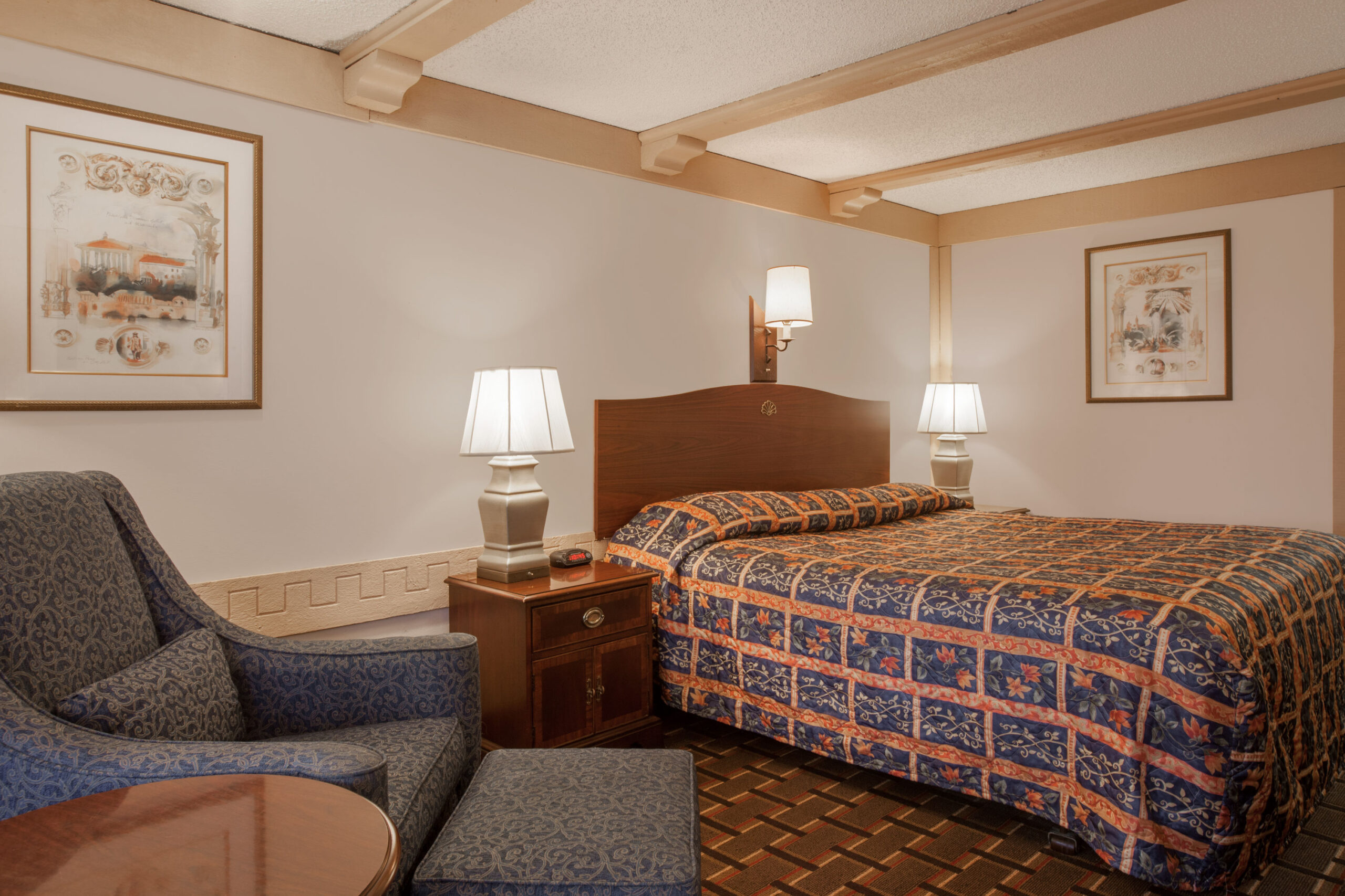 Hotel room with a double bed.
