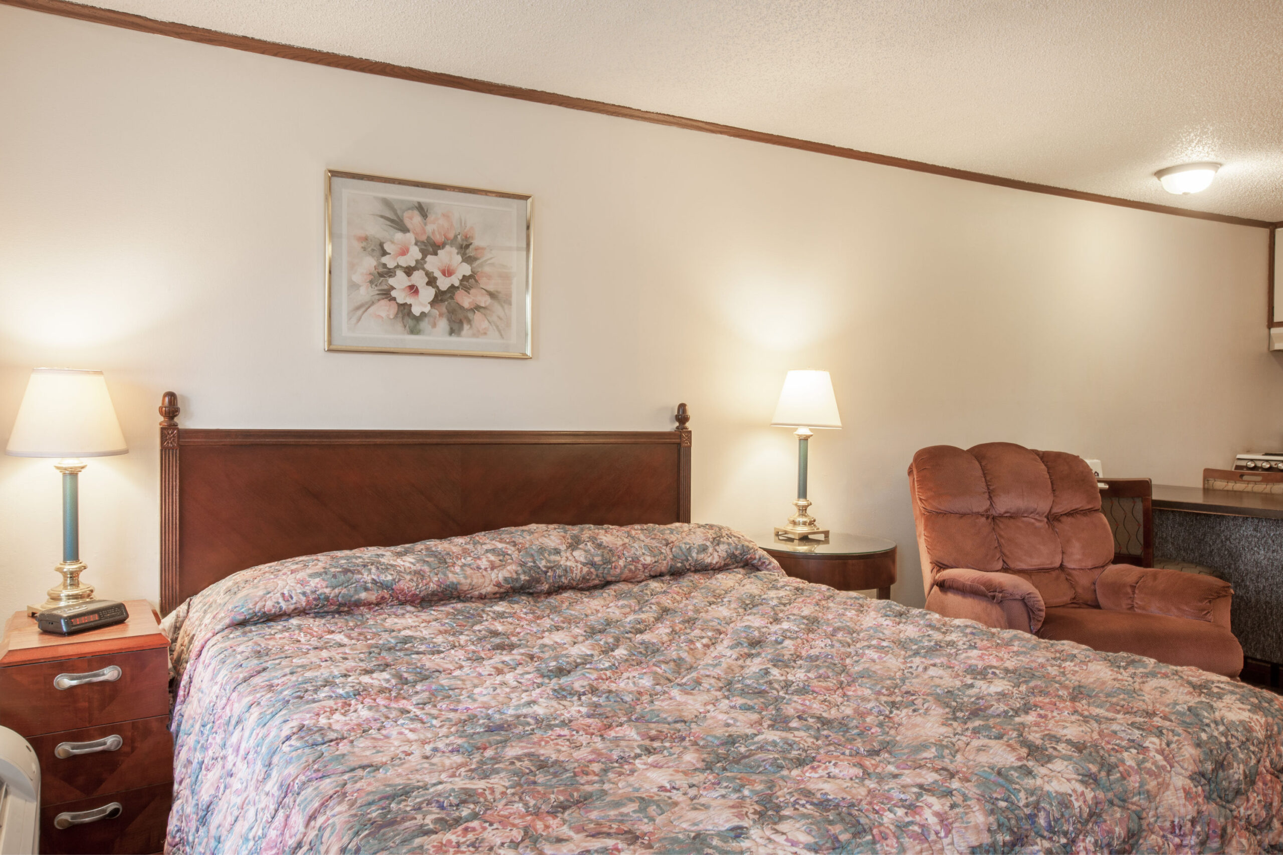 Hotel room with a double bed.