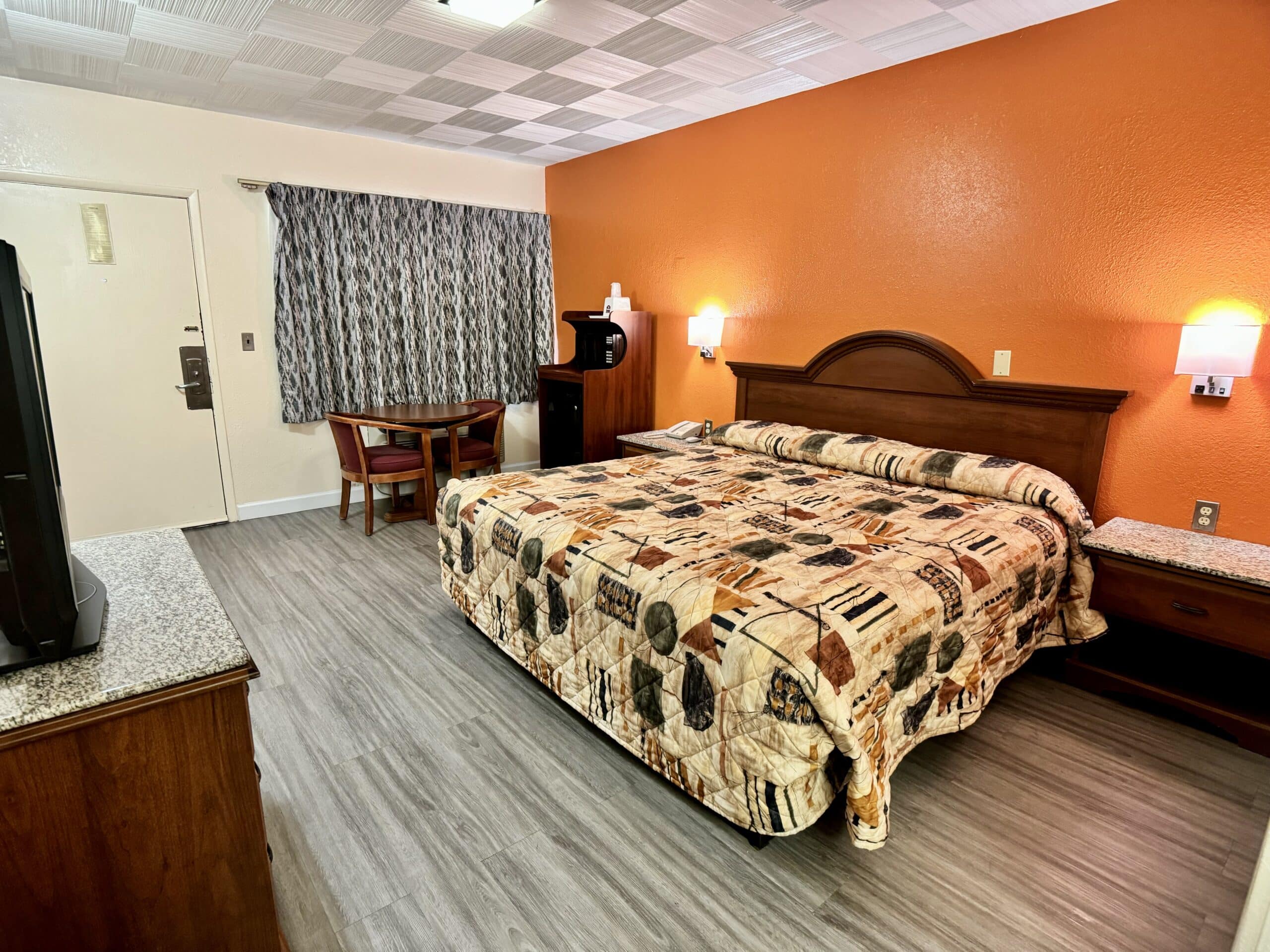 Knights Inn Galax guest room