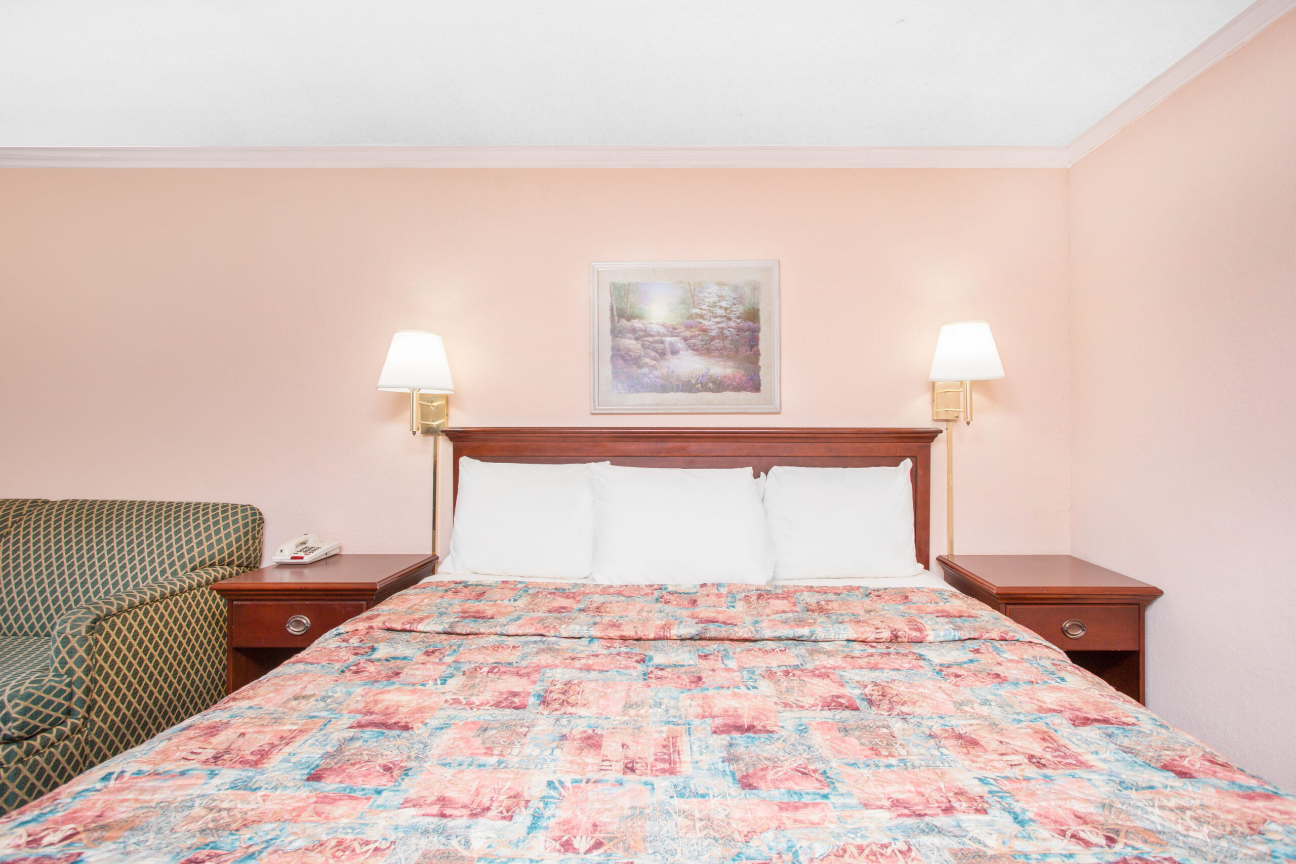 Hotel room with a double bed.