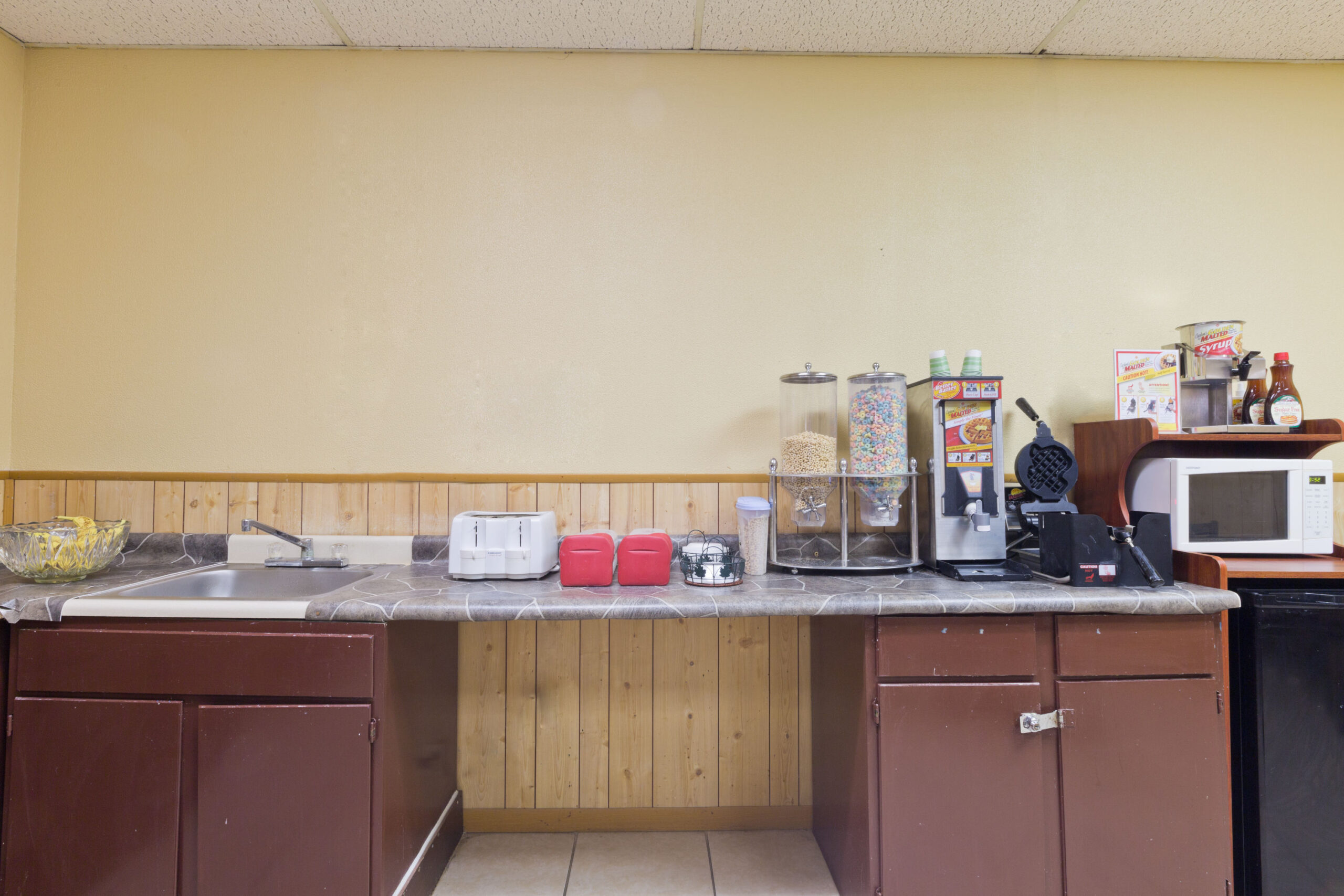 Hotel dining amenity area.
