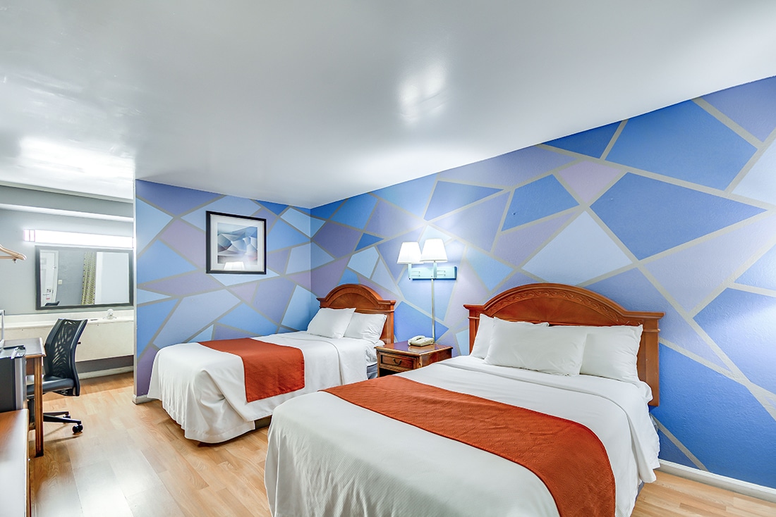 Knights Inn Berea double queen room
