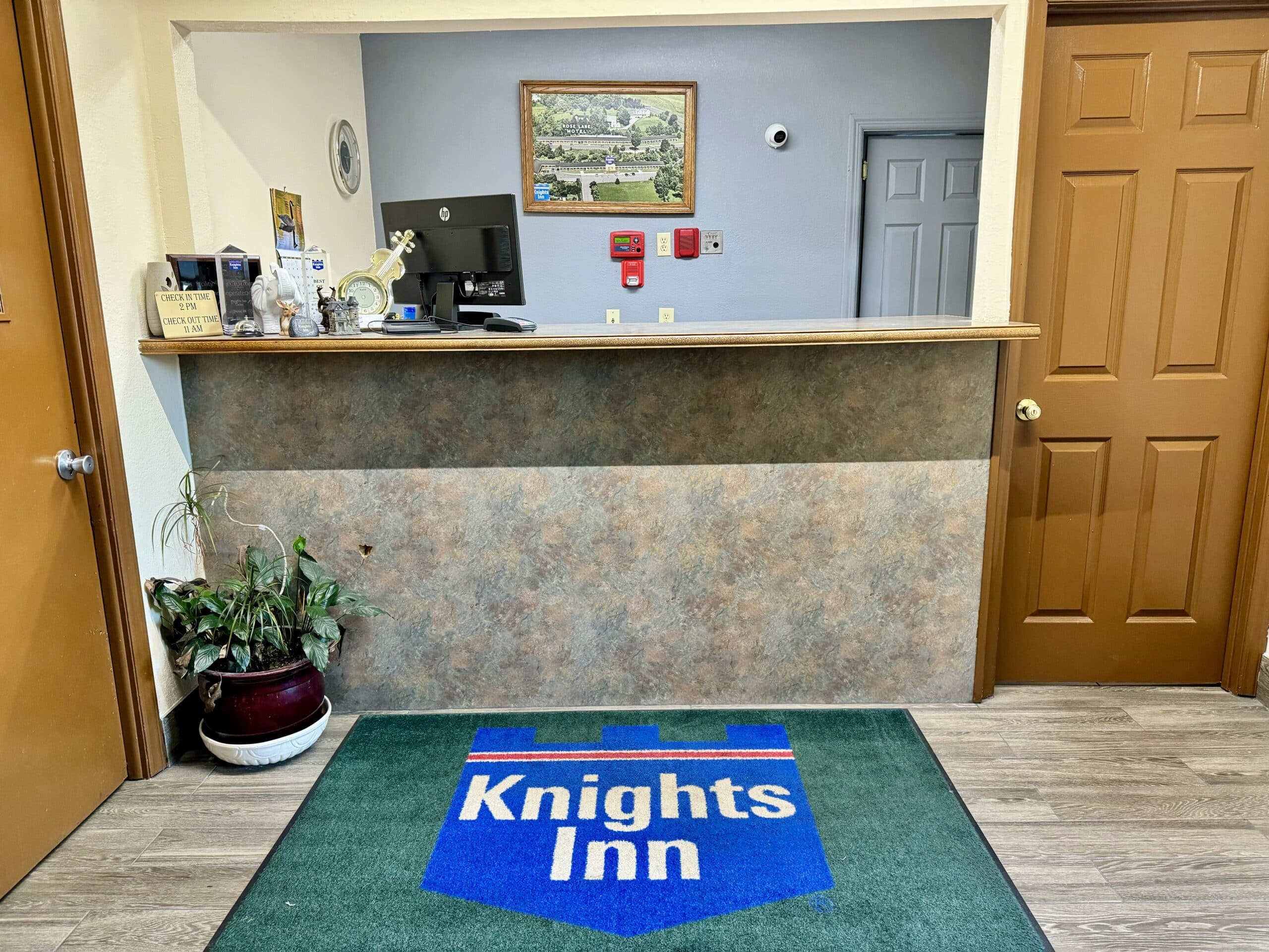 Knights Inn Galax lobby