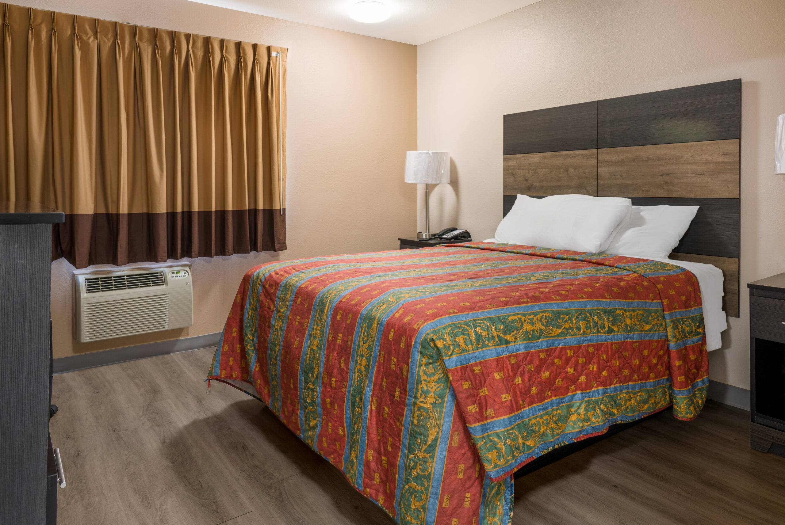 Hotel room with a double bed.
