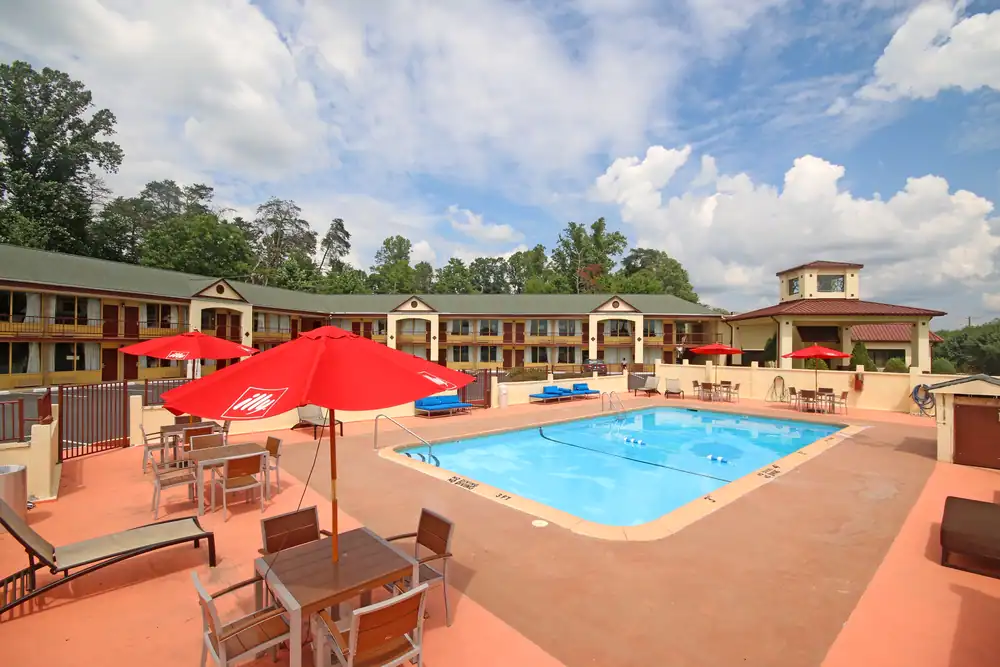 Knights Inn Pilot Mountain